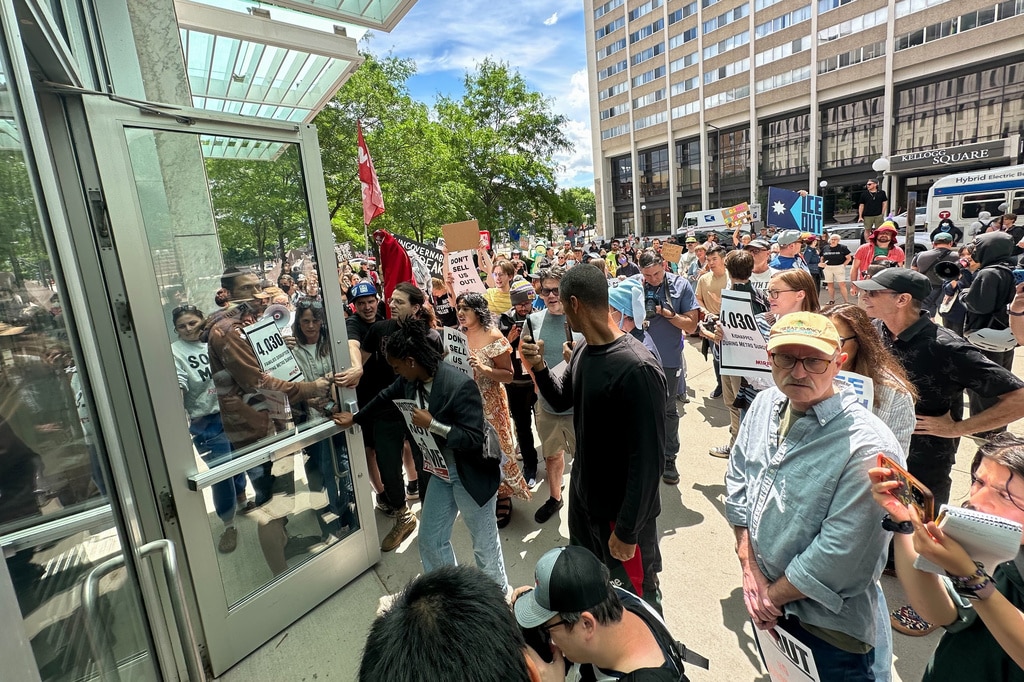 Federal prosecutors charge 15 people with impeding agents during Minn. illegal-immigration crackdown